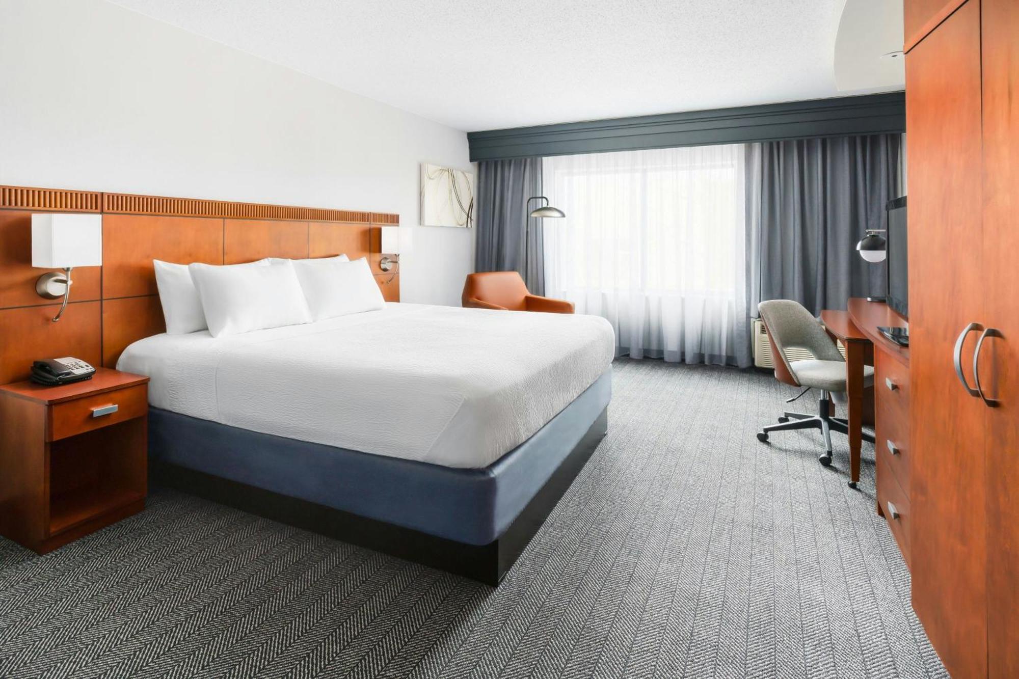 Отель Courtyard Hartford Фармингтон Экстерьер фото